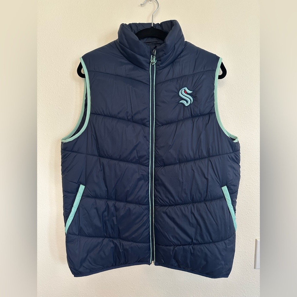 Seattle Kraken Season Ticket Member Special Item Navy Puffer Vest 24-25 Season